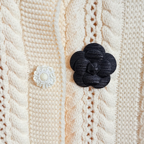 Chanel brooch - Picture 7 of 7